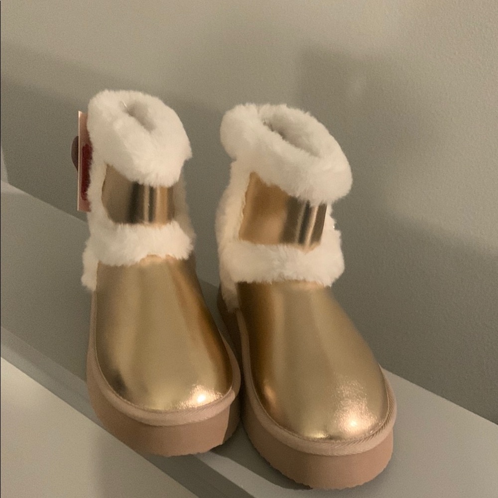 LMT: Juicy Couture Women Rose Gold Shimmer Boots - Picture 3 of 15